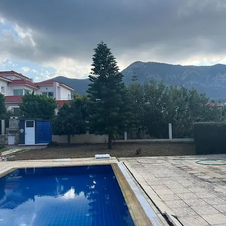 Girnenin Merkezinde Luks Κερύνεια