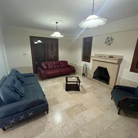 Girnenin Merkezinde Luks فيلة كيرينيا